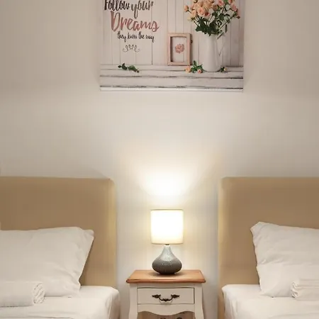 Vendégház The White House