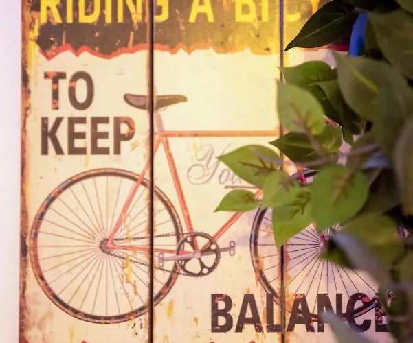 The White House 招待所 *