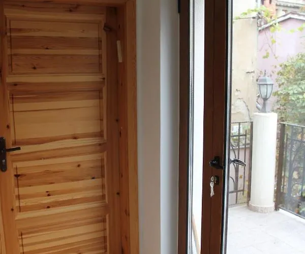 招待所 The White House *