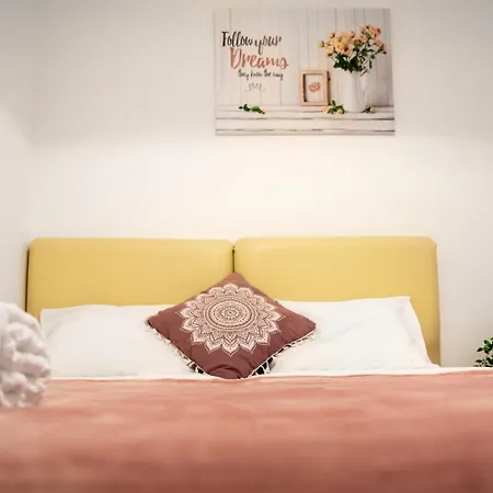 The White House Sofia