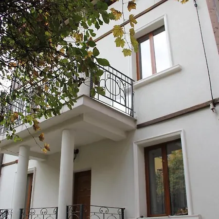 The White House * София
