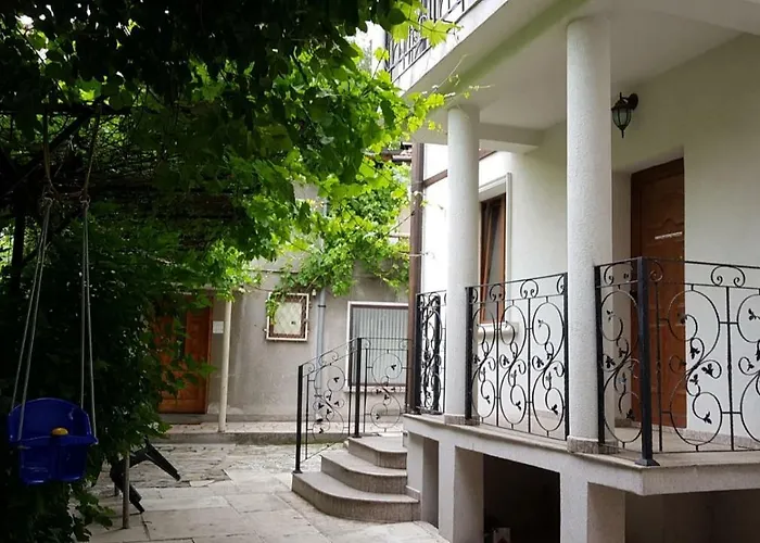 Pensión The White House *