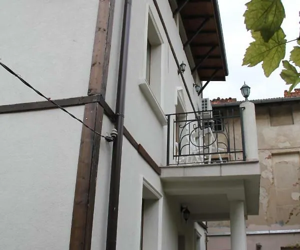 Pensión The White House