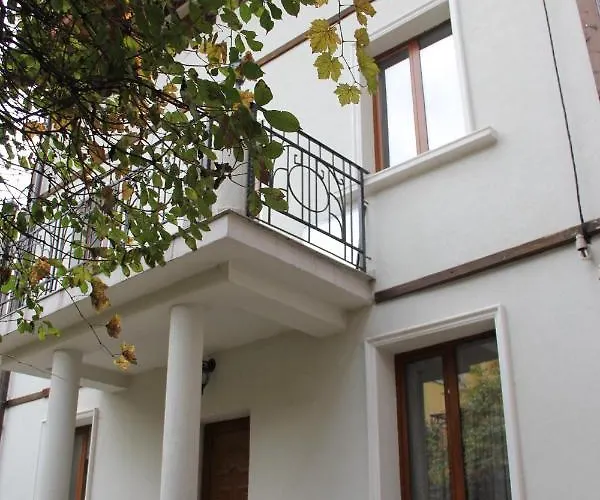 The White House * Sofía